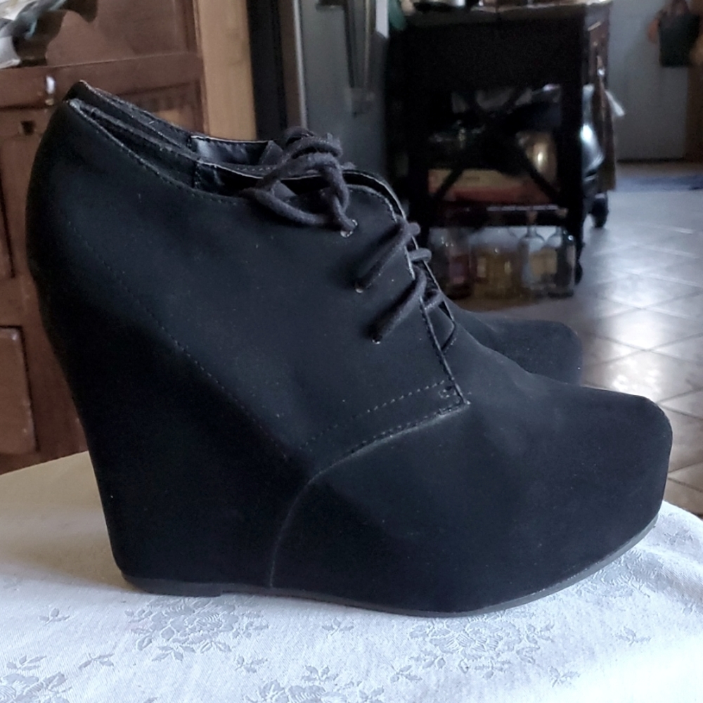 Women's Black Chunky Platform  Shoe Dolce by Mojo Moxy "Trisha"